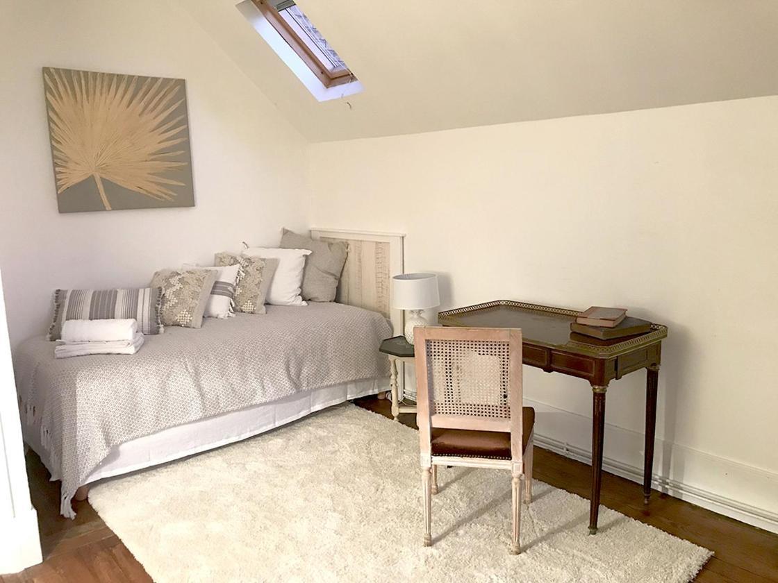 Les De Louis Bed & Breakfast *