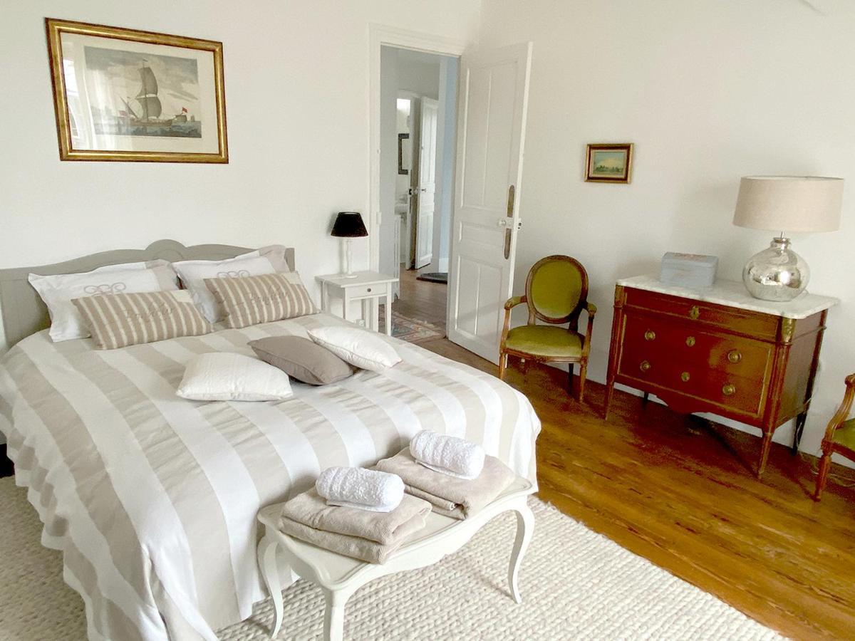 Les De Louis Bed & Breakfast *